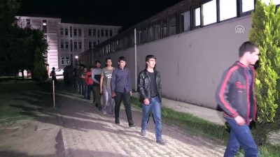 otobus bileti - 39 kaçak göçmen yakalandı - ERZİNCAN Videosu