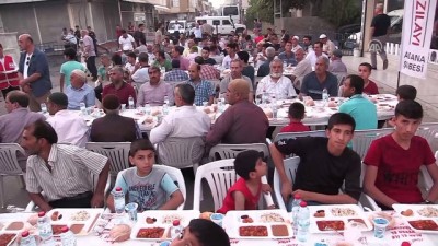 okul insaati - Bakan Sarıeroğlu, vatandaşlarla iftar yaptı - ADANA Videosu