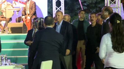 Cumhurbaşkanı Erdoğan, iftarda vatandaşlarla bir araya geldi - BALIKESİR