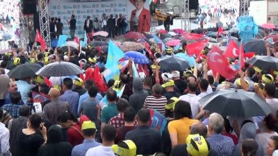 yagmur suyu -  İYİ Parti mitinginde yağmur sürprizi...Bazı partililer miting alanını terk etti Videosu