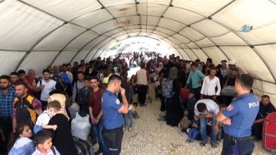  Suriyeliler koşarak ülkelerine gittiler 