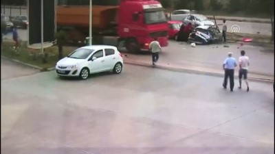 korkuluk - Trafik kazası: 7 yaralı - KARABÜK  Videosu