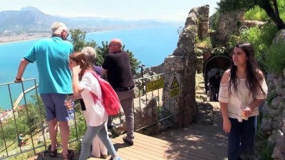 konsept - Avrupalı turist, aynı kalite ve fiyatı bulamayınca döndü - ANTALYA  Videosu