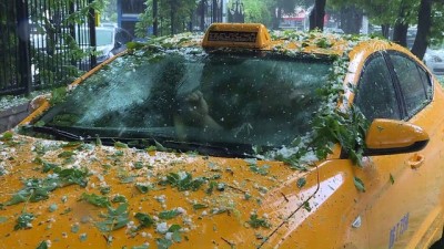 Başkentte etkili dolu yağışı (1) - ANKARA 