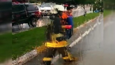 yagmur suyu -  Denizli'de sağanak yağış sonrası yaşananlar vatandaş kamerasında Videosu