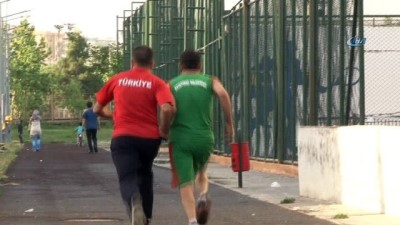 engelli sporcu - Dört duvar arasından atletizmle kurtuldu  Videosu