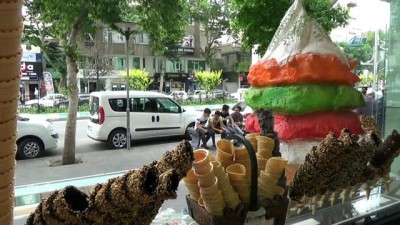keci sutu -  Her dondurma Maraş dondurması olarak satılamayacak  Videosu