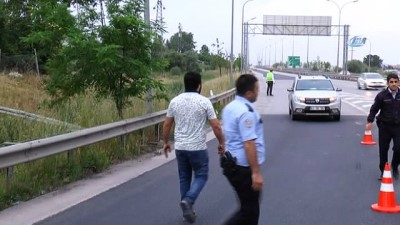 hafriyat kamyonu -  TEM’de hafriyat kamyonu devrildi: 1 yaralı... Kurtköy-Şile sapağı trafiğe kapandı  Videosu