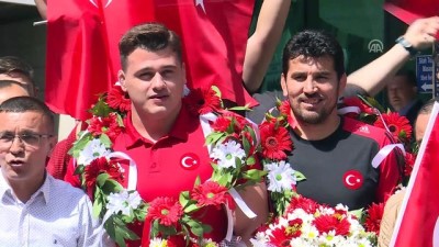 altin madalya - Avrupa şampiyonu Rıza Kayaalp, Ankara'ya geldi  Videosu