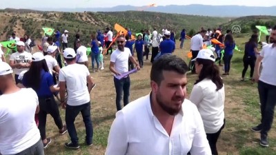 engelli ogrenciler - Cudi Dağı eteklerinde engellilerin uçurtma sevinci - ŞIRNAK Videosu