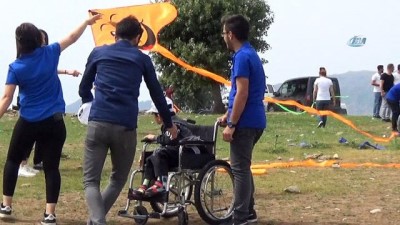 ucurtma senligi -  Engellilerin Cudi Dağı eteklerinde uçurtma keyfi  Videosu