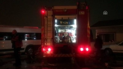 Sakarya'da kauçuk deposunda yangın 