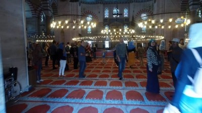 atmosfer -  Süleymaniye Camii'nin halıları değişiyor...Halı değişim çalışmaları havadan görüntülendi  Videosu