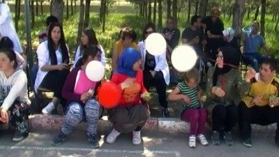 engelli ogrenci -  Üniversite öğrencileri, özel öğrencileri sevindirdiler  Videosu