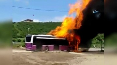  Alev alev yanan halk otobüsü küle döndü 