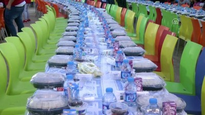 yetim cocuk - TİKA'dan Ürdün'deki bin yetim çocuğa iftar - AMMAN  Videosu