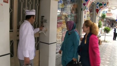 diyabet -  Zeytinburnu’nda kapı kapı dolaşan ekipler ihtiyaç sahiplerine iftariyelik dağıtıyor  Videosu