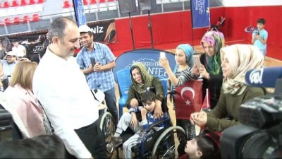 engelli istihdami -  Adalet Bakanı Abdulhamit Gül: “Biz yapmaya geliyoruz diyoruz, birileri kazma kürekle yıkmak için geliyor” Videosu