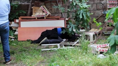  Boş arsada ölü bulundu 