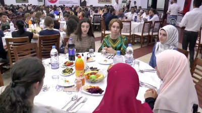 yardim paketi - Türk Kızılayından Arnavutluk, Kosova ve Makedonya'daki yetimlere iftar - TİRAN  Videosu