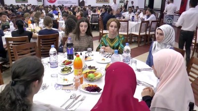 iftar sofrasi - Türk Kızılayından Arnavutluk, Kosova ve Makedonya'daki yetimlere iftar - TİRAN  Videosu