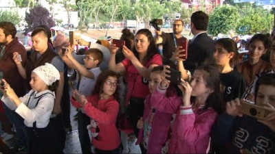 ruzgar gulu -  Valide Sultan Gemisi’nde yetim ve öksüz çocuklara özel iftar  Videosu