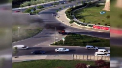  Halkalı’da seyir halindeki araç alev alev yandı 
