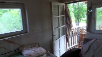  Kitap çalan hırsızlar sahibine bir de not bıraktı 