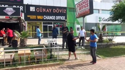 doviz burosu -  Antalya'da kar maskeli dövizci soygunu...Görevli kadını kelepçe takarak etkisiz hale getirip 25 bin TL ve 8 bin euro aldılar  Videosu