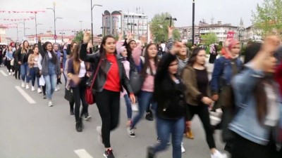 ulkuculer - 'Hedef Kızılelma' yürüyüşü düzenlendi - SİVAS Videosu