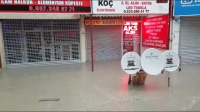 koprulu -  Kuşadası’nda etkili olan yağış yolları ve caddeleri göle çevirdi  Videosu