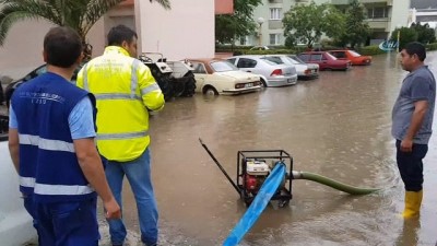 yagmur suyu -  Mayıs yağmuru Tire'de hayatı felç eti  Videosu