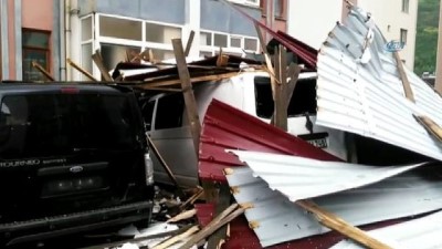  Artvin’de şiddetli fırtınada 11 araç zarar gördü 