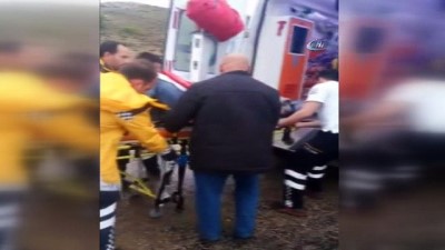 yagmurlu -  Tokat'ta yağmurlu havada tır ile kamyonet çarpıştı: 1 ölü, 2 yaralı Videosu