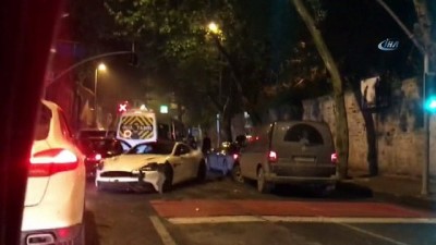  Beşiktaş'ta alkollü sürücü lüks aracıyla 2 araca çarpıp kaçtı 