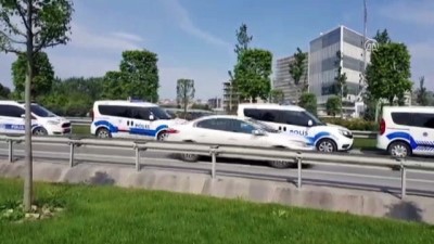 calinti otomobil - Kurye aracından para gasbeden şüpheliler kaçtı - İSTANBUL  Videosu