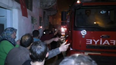 demir korkuluk -  Tokat'ta ahşap evde yangın  Videosu