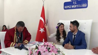 zekat - Antalya'da müftülükler 28 nikah kıydı  Videosu