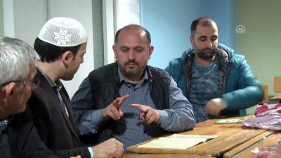 din kulturu ve ahlak bilgisi - İşitme engelliler işaret diliyle Kur'an-ı Kerim öğreniyor - TRABZON  Videosu