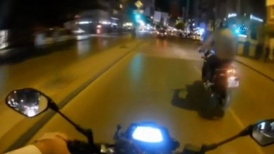 motosiklet kazasi -  Motosikletlinin tehlikeli şovu kazayla bitti  Videosu