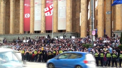hukumet karsiti -  - Gürcistan’da hükümet karşıtı protesto Videosu