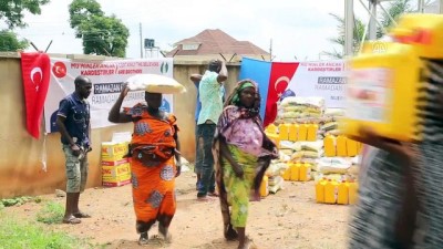 multeci kampi - Nijerya'daki mülteci kamplarında ramazan bayram havasında geçiyor - ABUJA  Videosu