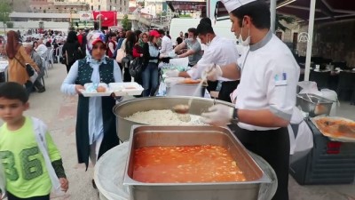 fatih metin - 20 bin kişi iftar sofrasında buluştu - BOLU Videosu