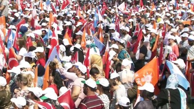 Başbakan Yıldırım: 'Amansız bir şekilde terörle mücadele eden generallerin apoletlerini sökmek senin haddine mi?' - EDİRNE