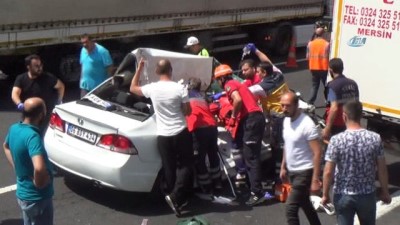 yarali kadin -  Bolu Dağı’nda otomobilin tıra arkadan çarpması sonucu 2’si ağır 3 kişi yaralandı  Videosu