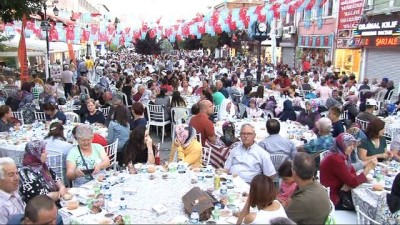 iftar cadiri -  - Edirne’de Kadir Gecesi’nde 10 bin kişilik dev iftar sofrası Videosu