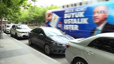  Esenyurt Sokakları Kadir Gecesi için gül suyu ile yıkandı