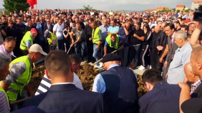 ozel oturum - Eski Fenerbahçeli futbolcu Vokrri son yolculuğuna uğurlandı - PRİŞTİNE Videosu