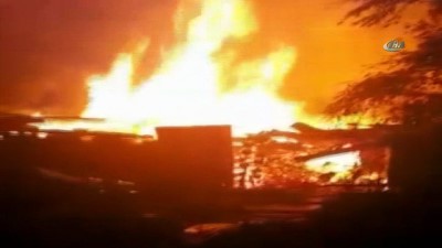 jandarma -  İki katlı ahşap bina böyle yandı  Videosu