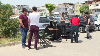 Mesaide katip, sette yönetmen koltuğunda - İZMİR 
